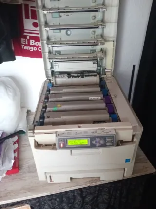 Impresora Oki C5650.