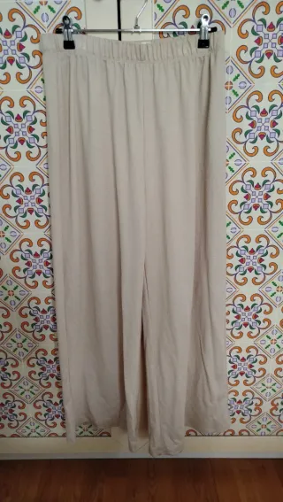 Pantalón fluido beige