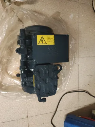 Compresor semihermético Dorin.