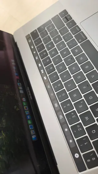 MacBook Pro 15 Touch Bar 2016