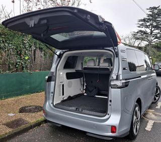 VOLKSWAGEN ID. BUZZ Pro 5 2025