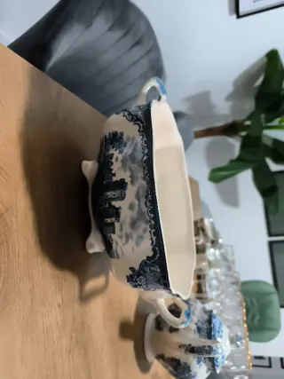 Sopera Porcelana Made in England con Tapa