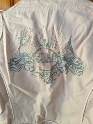 Cazadora Stradivarius rosa niña