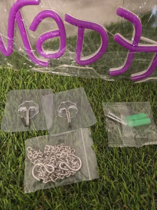 Scritta Neon Alice Viola