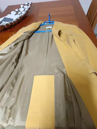 Chaqueta larga amarilla