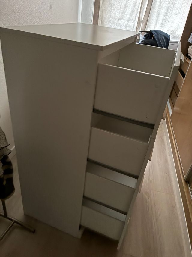 Cómoda Ikea 4 cajones madera y cristal