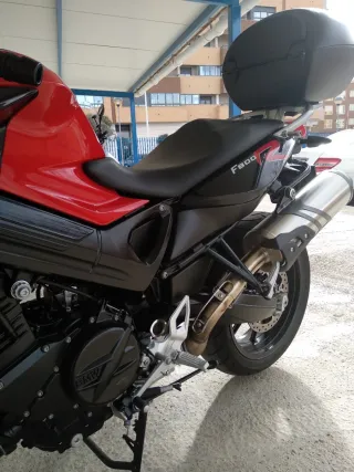 BMW F800R - Pocos km, 10900. Puños calefact.