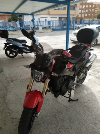 BMW F800R - Pocos km, 10900. Puños calefact.