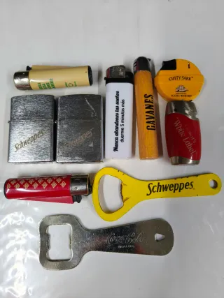 Set di accendini e apribottiglie vintage