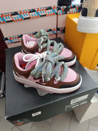 Sneakers donna firmate Lava noto marchio di lusso