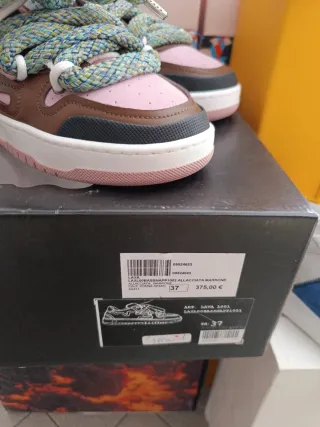 Sneakers donna firmate Lava noto marchio di lusso