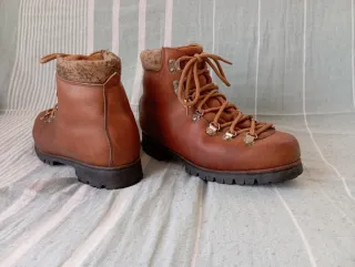 Botas de Montaña Clásicas Marrones