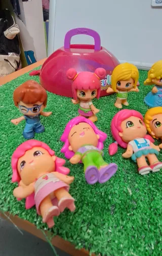 Caja Pinypon con 13 muñecos Pinypon