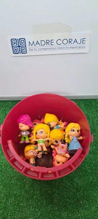 Caja Pinypon con 13 muñecos Pinypon