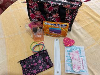 2 Bolsas de mano/neceser con accesorios