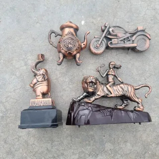 Set di accendini decorativi a figure