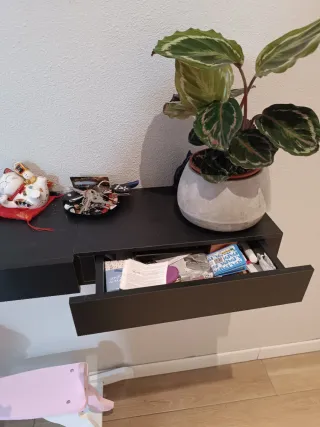 Estantes flotantes negro con cajón