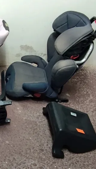 LOTE 2 SILLAS COCHE BEBÉ + BASE ISOFIX + ALZADORES