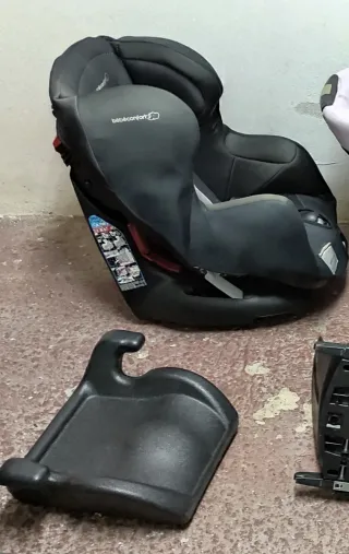 LOTE 2 SILLAS COCHE BEBÉ + BASE ISOFIX + ALZADORES