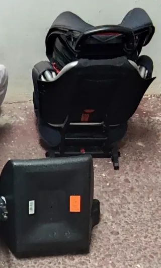 LOTE 2 SILLAS COCHE BEBÉ + BASE ISOFIX + ALZADORES