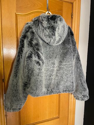 Abrigo pelo corto Zara gris Talla M