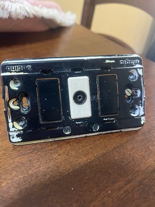 Lotto mascherine BTICINO + interruttori e prese