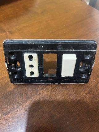 Lotto mascherine BTICINO + interruttori e prese