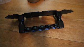 TIRADOR RIZADO 260 X 47 MMS FLORES CORTES 40101