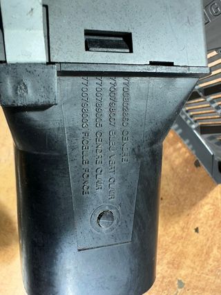 REJILLA AIREADORA SALPICADERO RENAULT CLIO I