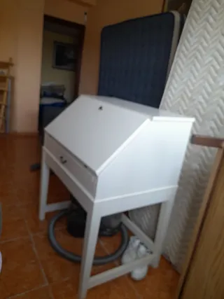 Escritorio blanco tapa abatible, vendo por no usar