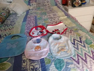 Lote de 5 Baberos Infantiles