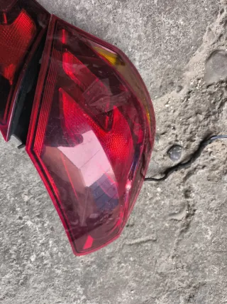 Pilotos Traseros Opel Astra J