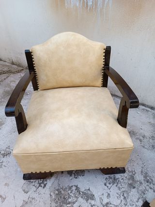 2 sillones antiguos vestidor beige y madera