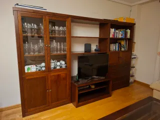 Muebles salón madera, con mesas