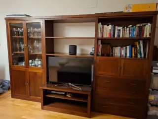 Muebles salón madera, con mesas