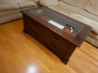 Muebles salón madera, con mesas