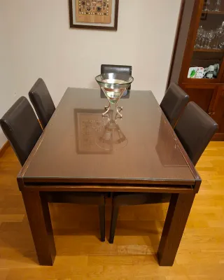 Muebles salón madera, con mesas