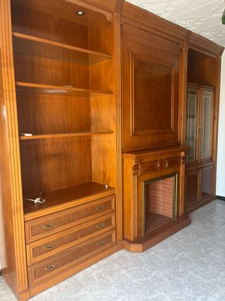 Librería de madera estilo clásico