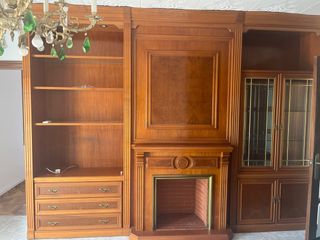 Librería de madera estilo clásico