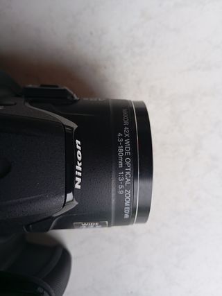 Cámara Nikon COOLPIX P520 + Baterías