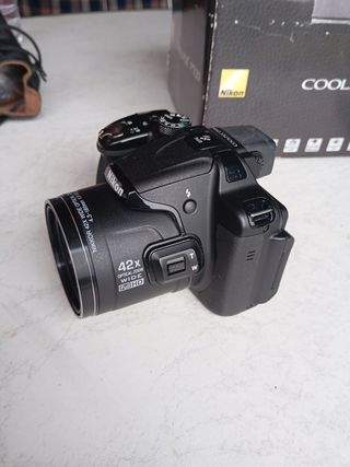 Cámara Nikon COOLPIX P520 + Baterías