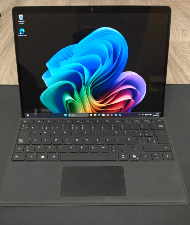 Microsoft Surface Pro 11 16GB RAM 512GB SSD