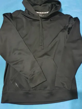 Sudadera de la firma Nike Therma-Fit Negra