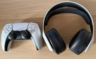 PS5 con lettore + Cuffie Pulse 3D Wireless