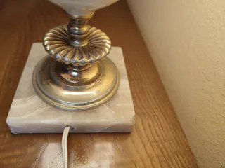 Lámpara antigua mármol metal cristal