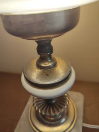 Lámpara antigua mármol metal cristal