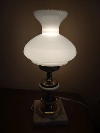 Lámpara antigua mármol metal cristal