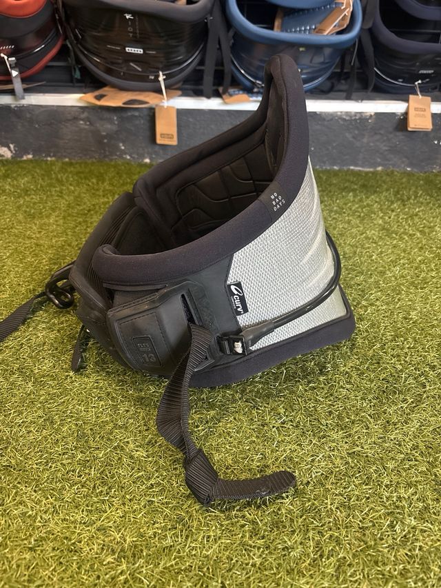 Arnés Kitesurf ION Apex Curve 13 XL como nuevo