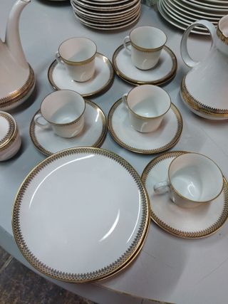 Juego de té porcelana filo dorado