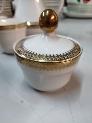 Juego de té porcelana filo dorado